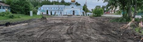 Новые парковочные места для Скорбященского храма